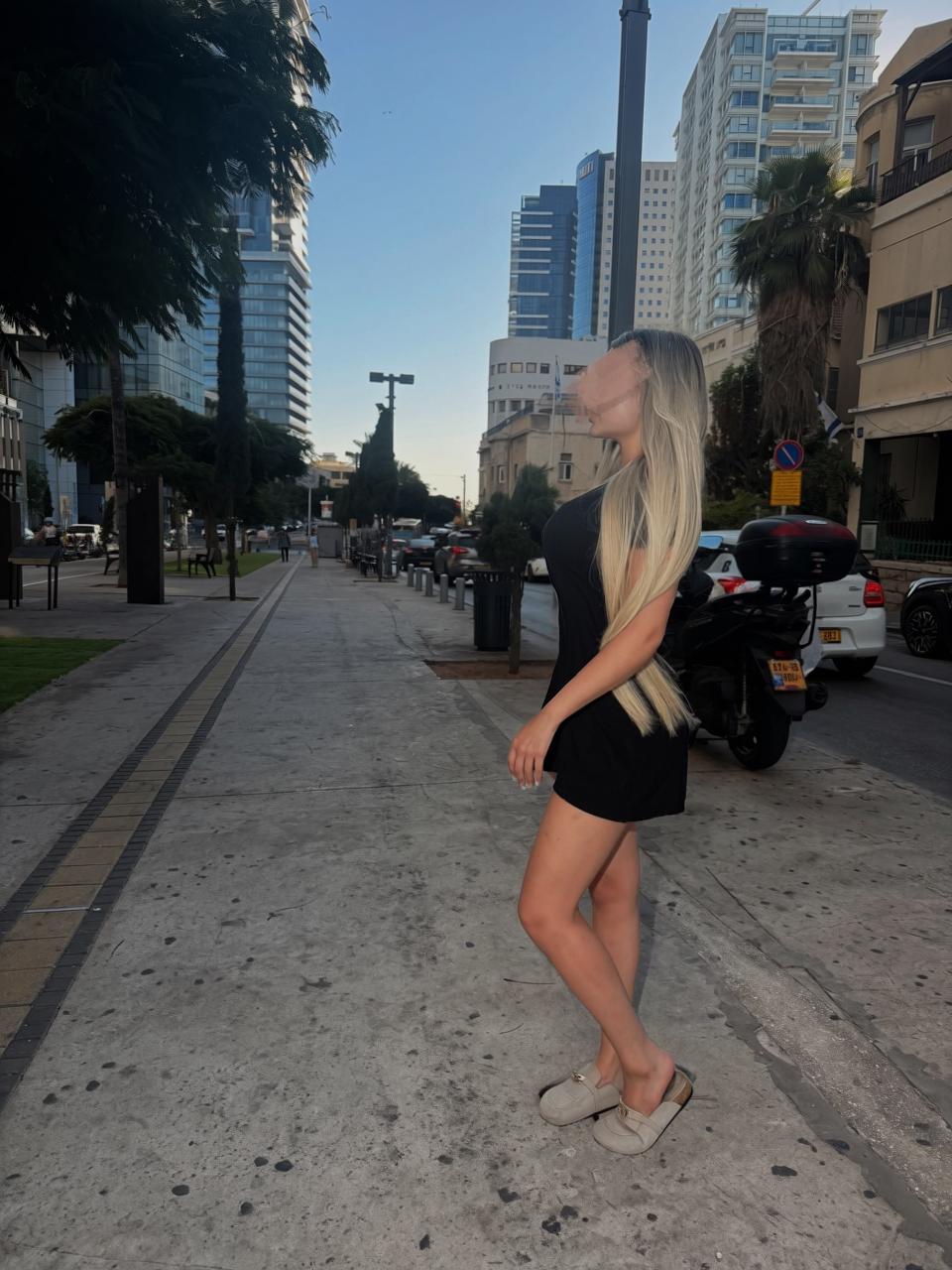 בחורה חמה -תל אביב
