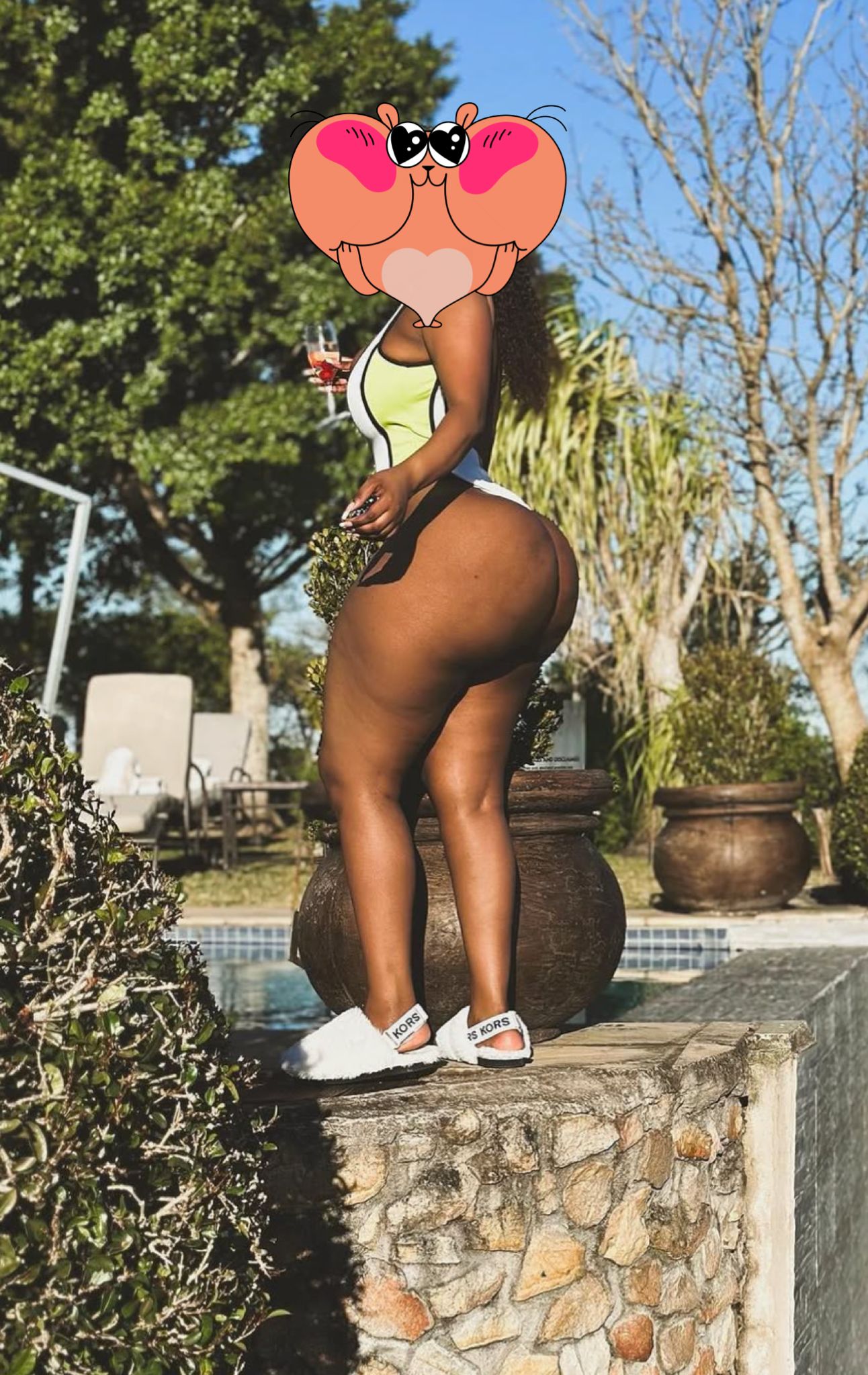 גני 35 תיירת אפריקאית נתניה