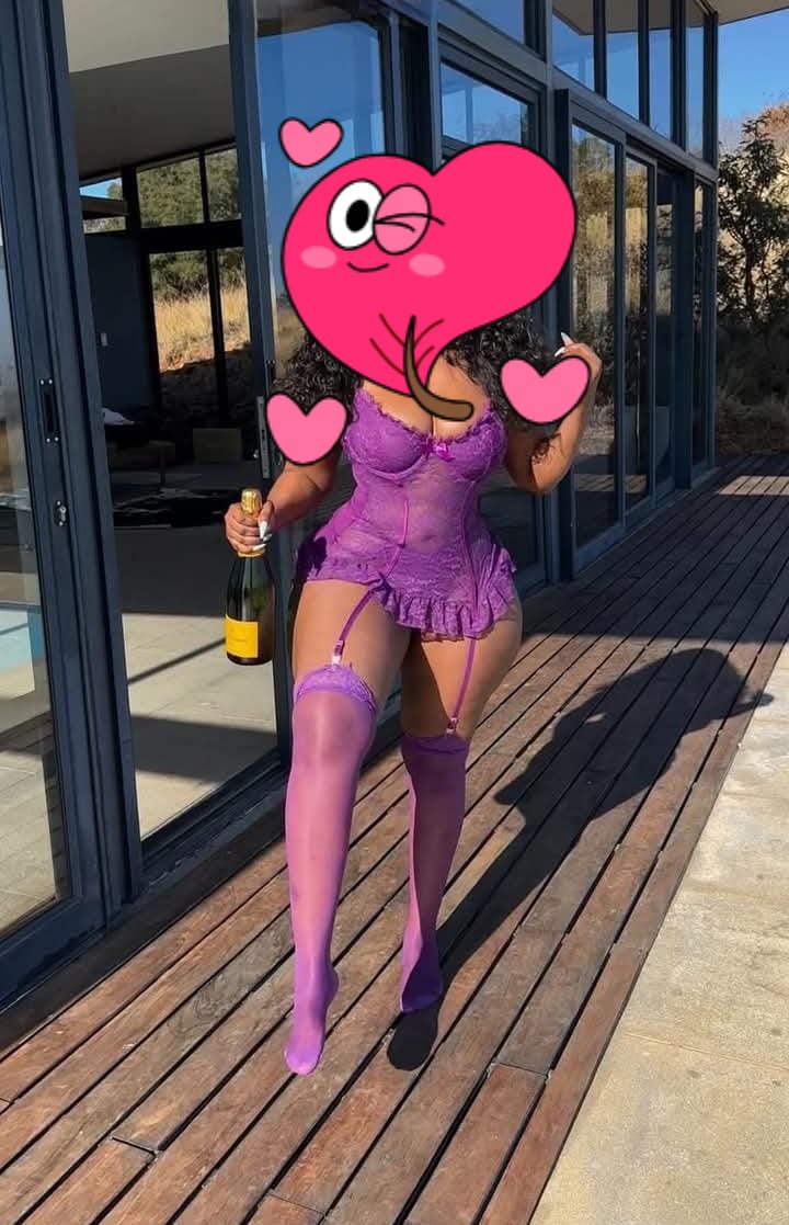לואיז תל אביב מבנה גוף סקסי אפריקאית תיירת