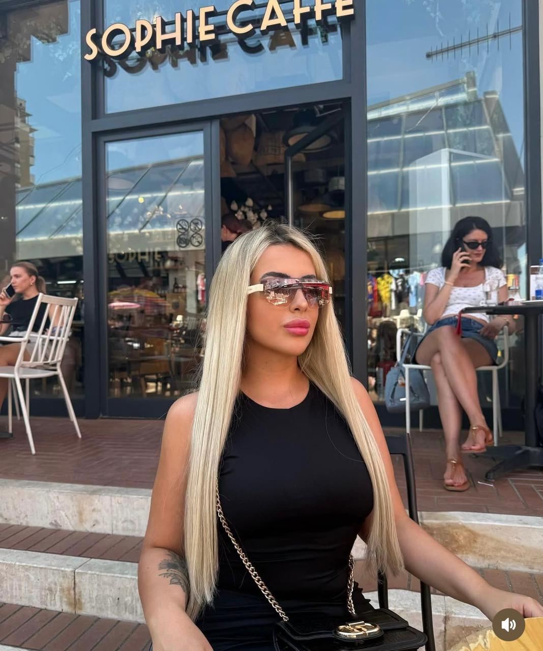 קרוליינה בלונדינית מארחת פרטית ואיכותית בת 23 -בתל אביב